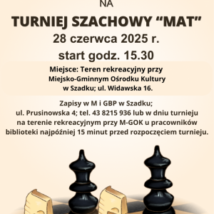  Informacje na temat turnieju szachowego na beżowym tle. Na dole strony grafika z szachownicą i figurami szachowymi.